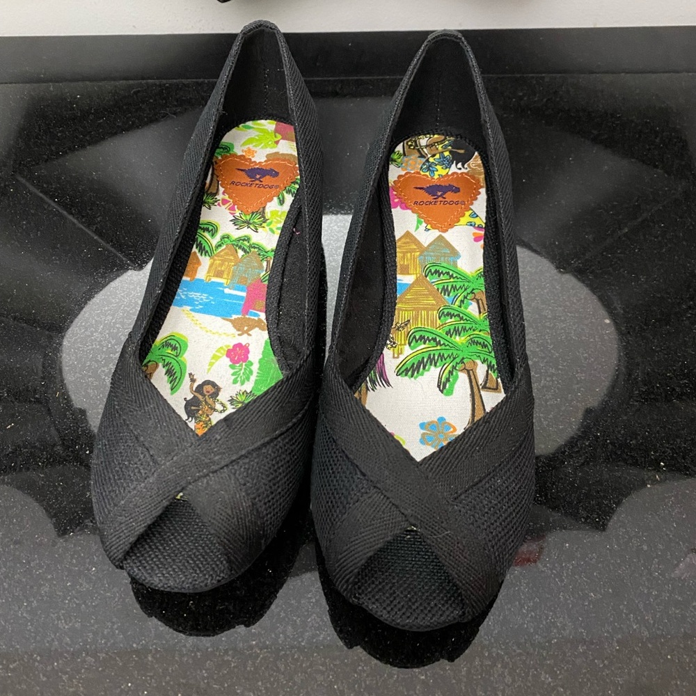 Rocket Dog size 8 wedges.